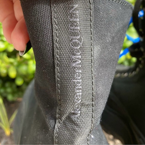 Alexander McQueen Black Men's High-Top Sneakers - Picture 7 of 8